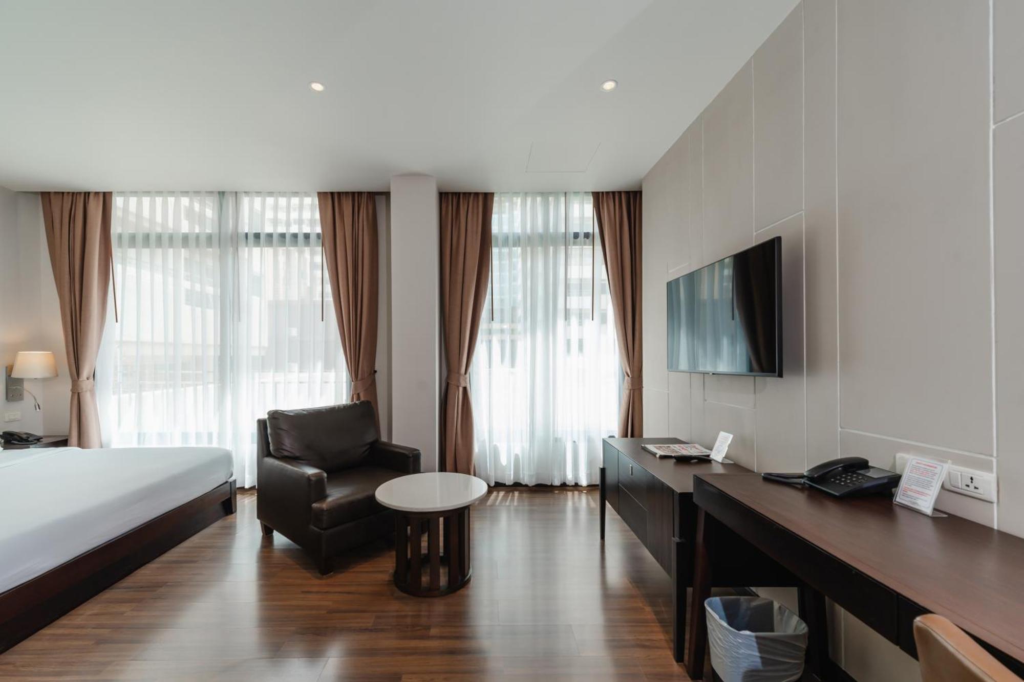 The Dawin Hotel Bangkok Exterior photo