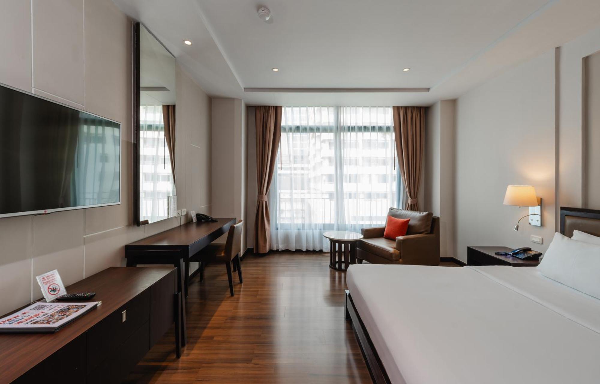 The Dawin Hotel Bangkok Exterior photo