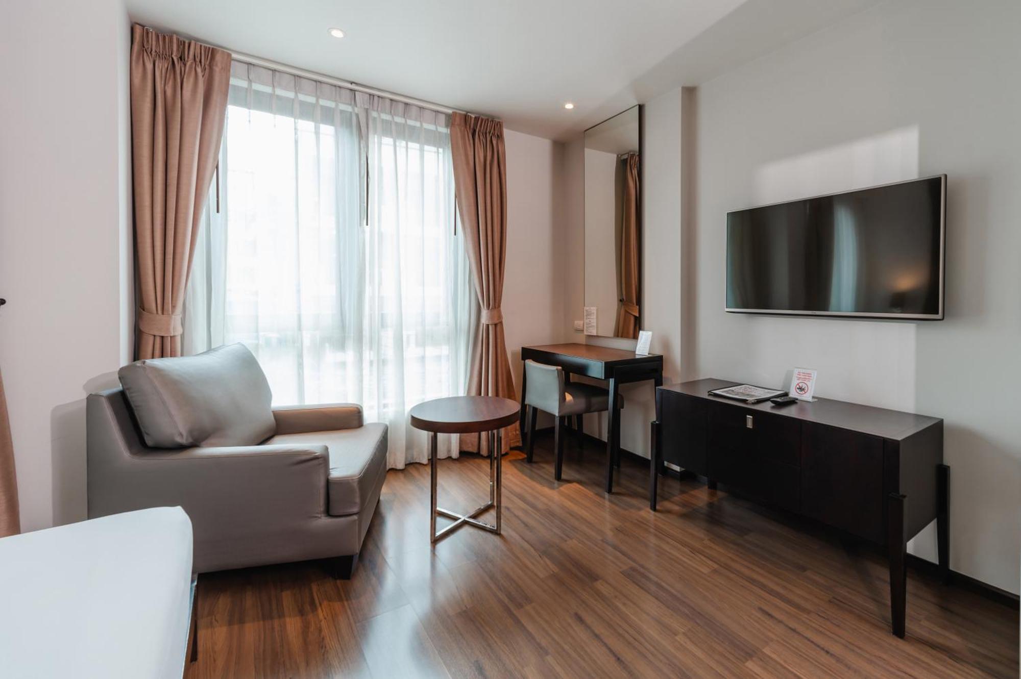 The Dawin Hotel Bangkok Exterior photo