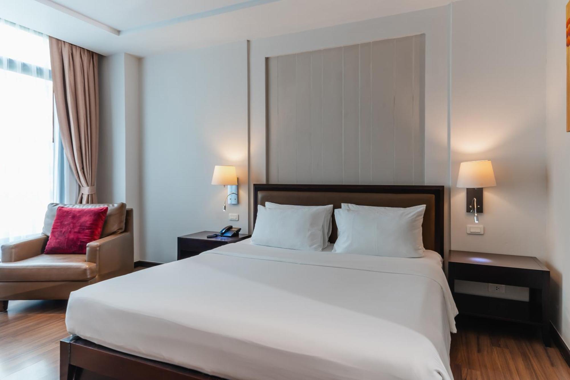 The Dawin Hotel Bangkok Exterior photo