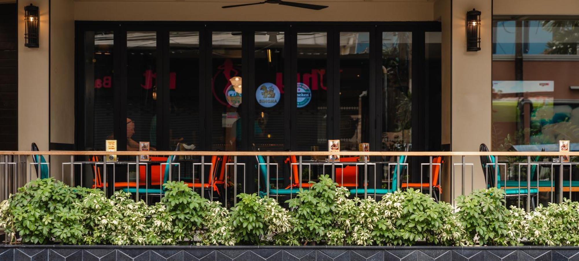 The Dawin Hotel Bangkok Exterior photo
