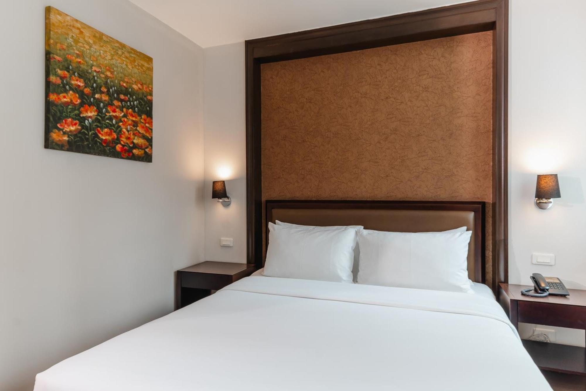 The Dawin Hotel Bangkok Exterior photo